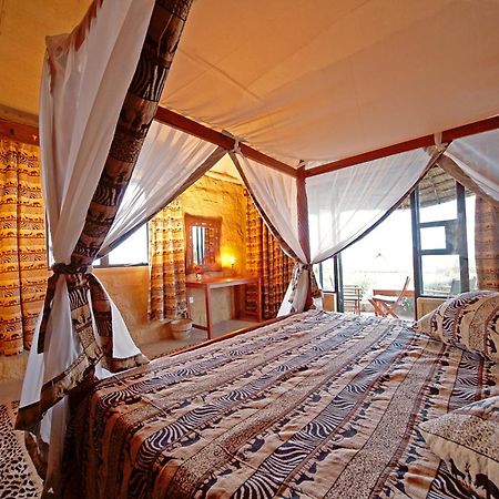 Rhino Watch Safarilodge Mweiga Exterior photo
